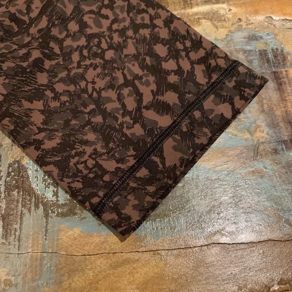 COPY - LULULEMON High-Rise Wunder Under 21" Crop - Luxtreme NWOT - Picture 16 of 16